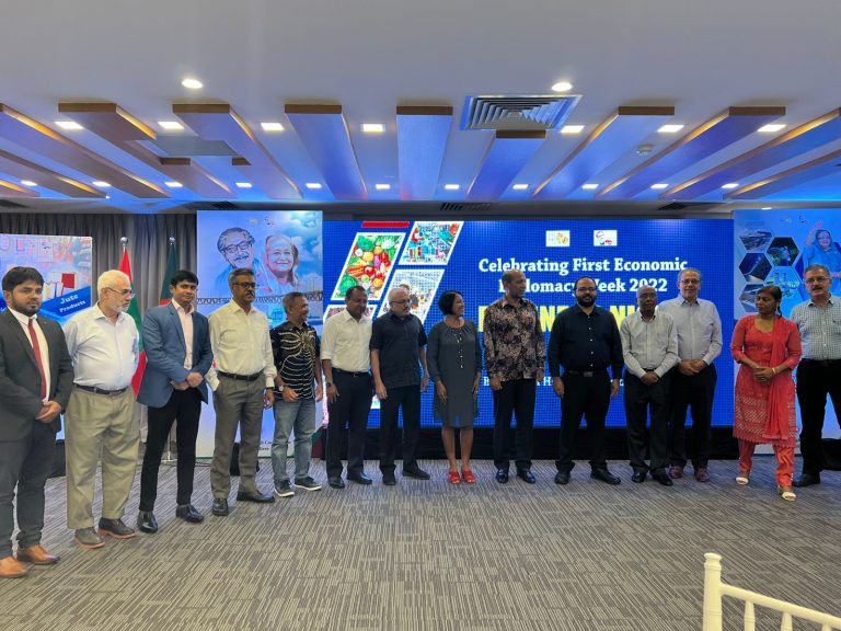 মালদ্বীপে বাংলাদেশ হাইকমিশনার কীর্তক ব্যবসায়ীদের নিয়ে অর্থনৈতিক কূটনীতি আয়োজিত।