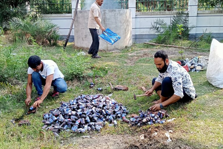 জয়পুরহাটে জব্দ করা মাদক ধ্বংস