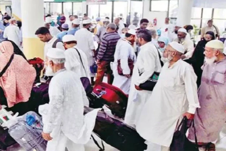 দেশে ফিরেছেন এক লাখ ২২৩ হাজি