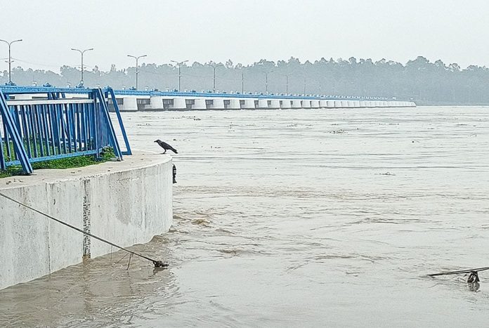 153539_bangladesh_pratidin_Lalmonirhat-Tista-barrage