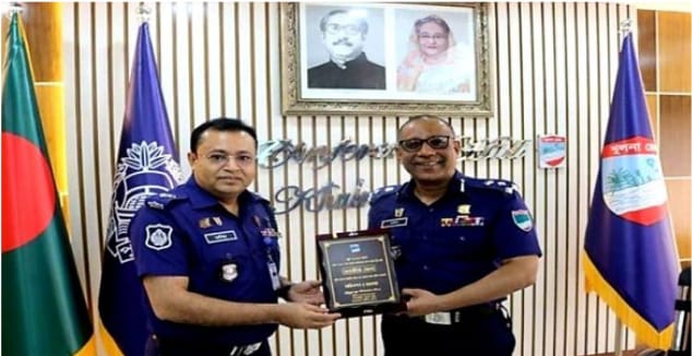 টানা দ্বিতীয় বারের মত খুলনা রেঞ্জের শ্রেষ্ঠ পুলিশ সুপার হলেন কাজী মনিরুজ্জামান