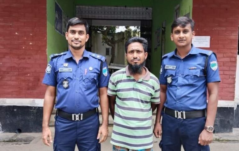 নড়াইলে ২ বছরের সাজাপ্রাপ্ত আসামি গ্রেফতার