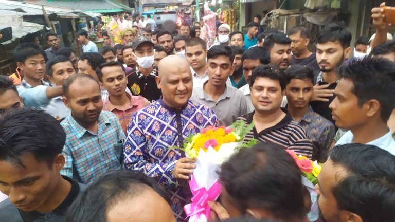 দীর্ঘ সময় অতিক্রম করার পর সুস্থতা অনুভাব নিয়ে নাইক্ষ্যংছড়িতে ফিরলেন অধ্যাপক মোহাম্মদ শফিউল্লাহ।