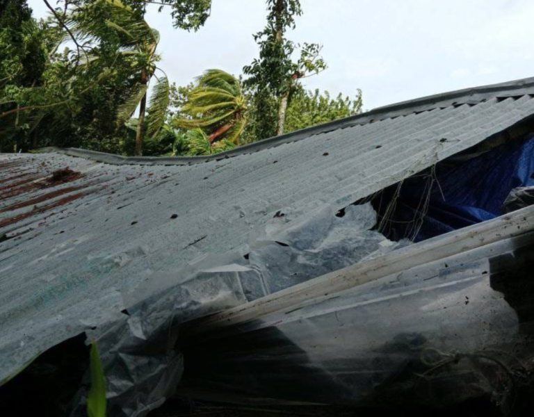 ভোলার লালমোহনে ঘূর্ণিঝড় মিধিলির আঘাতে অর্ধশতাধিক ঘরবাড়ি বিধ্বস্ত