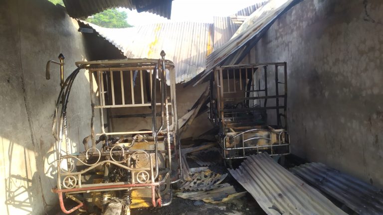 নাইক্ষ্যংছড়ি ২নং ওয়ার্ডের ৬টি দোকান পুড়ে ছাই, ব্যবসায়ীদের কোটি টাকার ক্ষয়ক্ষতি।