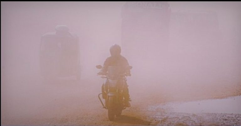 আজ সকালে বিশ্বের সবচেয়ে দুষিত বাতাসের তালিকায় বাংলাদেশ