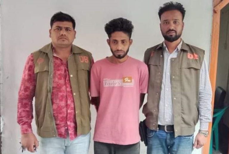 নড়াইল ডিবি কর্তৃক ৬০ পিস ইয়াবা ট্যাবলেটসহ গ্রেফতার ১