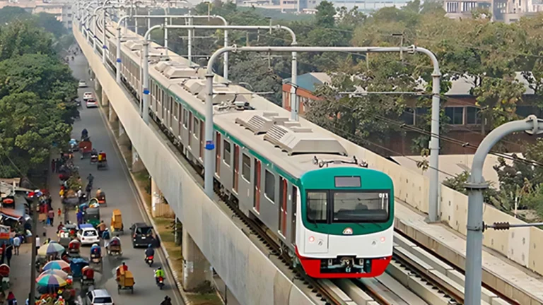 কী কারণে মেট্রোরেল বন্ধের হুঁশিয়ারি দিলেন কর্মচারীরা