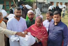 দুমকিতে ঈদ উপহার সামগ্রী বিতরন