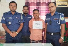 মঠবাড়িয়ায় অস্ত্র ও ককটেলসহ ডাকাত সরদার দুলাল গ্রেপ্তার