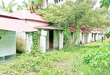 আশ্রয়ণের নামে ভোগান্তি: ৫২ ঘরের প্রকল্পে টিকে আছে ১৫ পরিবার