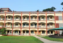 নামাজকে বাধ্যতামূলক করতে গিয়ে প্রধান শিক্ষক বিপাকে