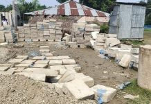 বাগেরহাটে সেতু নির্মাণে নিম্নমানের সামগ্রী ব্যবহারের অভিযোগ